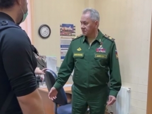 Обложка новости Суд не стал удовлетворять иск уральца к Шойгу за безмасочный режим